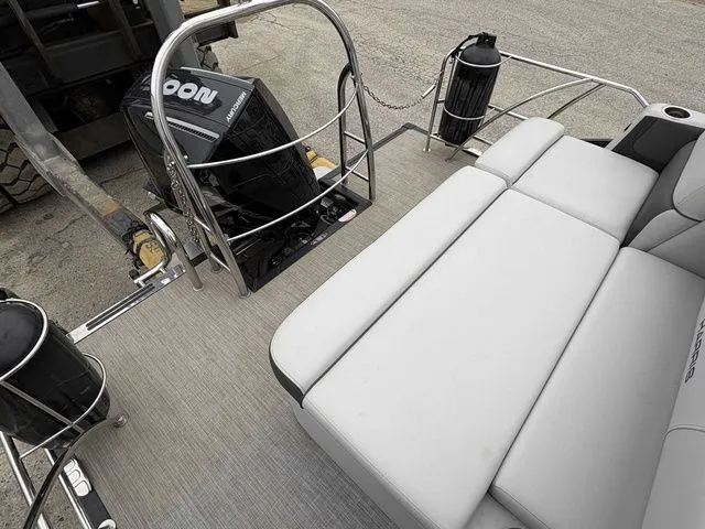 Slide: The Image of Harris Cruiser 230 SLDH 2022 - 14