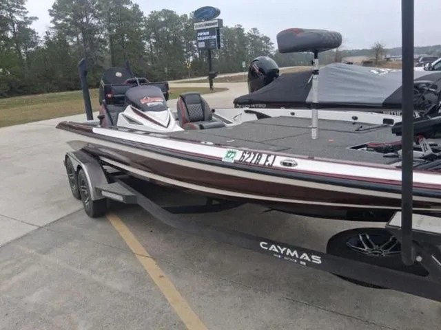 Slide: The Image of Caymas CX 21 2020 - 3