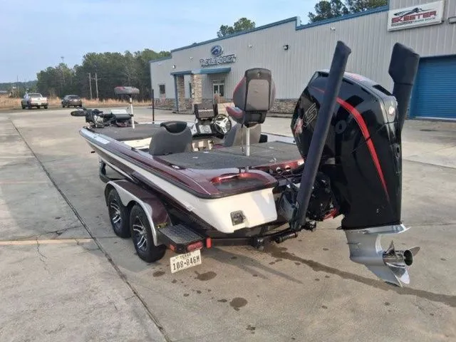 Slide: The Image of Caymas CX 21 2020 - 6