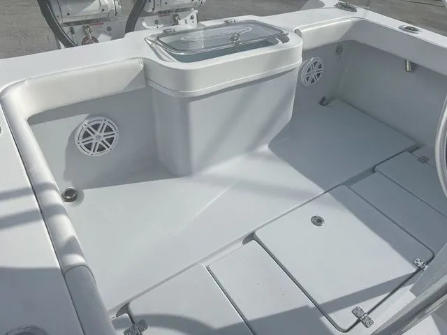 Slide: The Image of Pair Customs 27 Center Console 2024 - 6