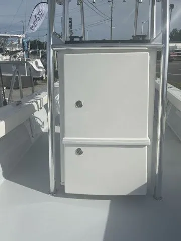 Slide: The Image of Pair Customs 27 Center Console 2024 - 9