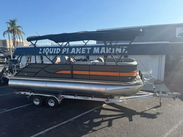 The Image of Bentley Pontoons Legacy Swing Back 223 2026 - 1