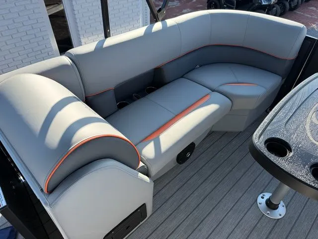 Slide: The Image of Bentley Pontoons Legacy Swing Back 223 2026 - 10