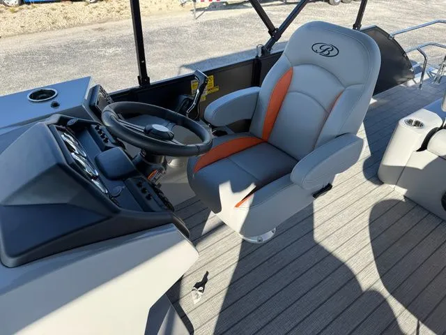 Slide: The Image of Bentley Pontoons Legacy Swing Back 223 2026 - 12