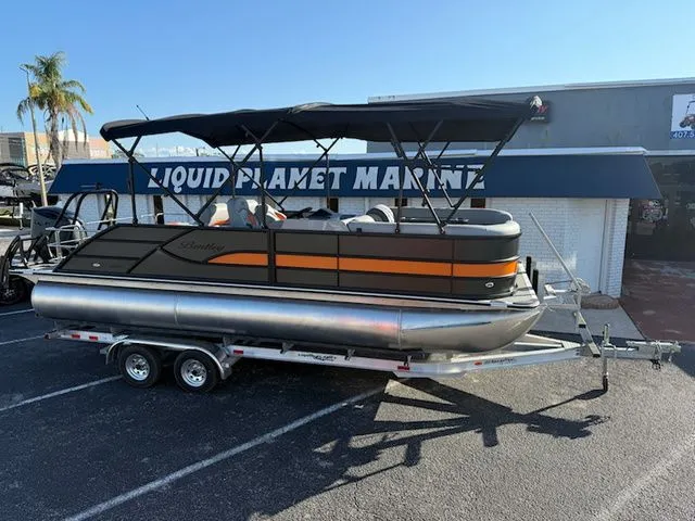 Slide: The Image of Bentley Pontoons Legacy Swing Back 223 2026 - 2