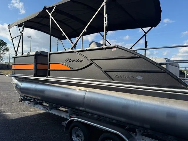 Slide: The Image of Bentley Pontoons Legacy Swing Back 223 2026 - 7