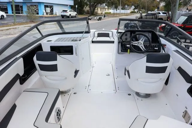 Slide: The Image of Yamaha 195S 2020 - 10