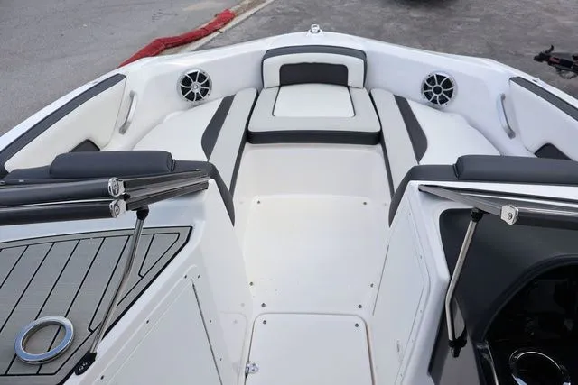 Slide: The Image of Yamaha 195S 2020 - 11