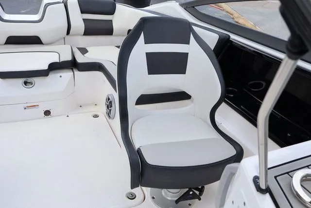 Slide: The Image of Yamaha 195S 2020 - 15