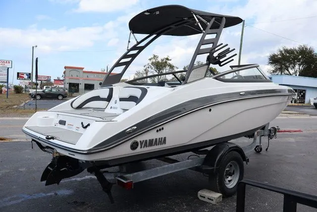 Slide: The Image of Yamaha 195S 2020 - 6