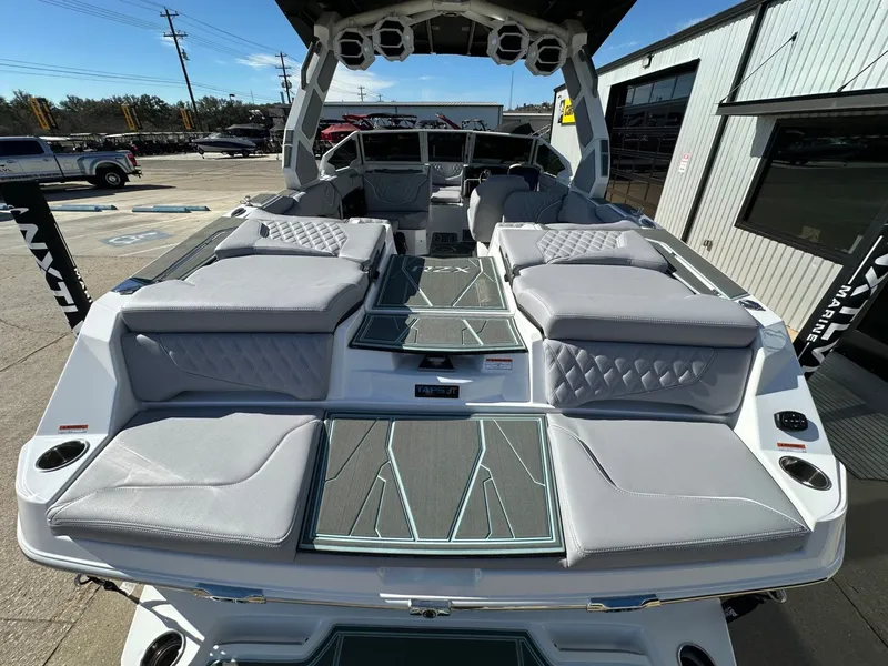 Slide: The Image of Tigé 22RZX 2026 - 10