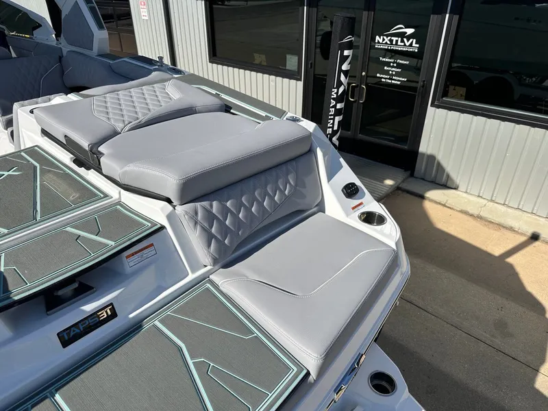 Slide: The Image of Tigé 22RZX 2026 - 12