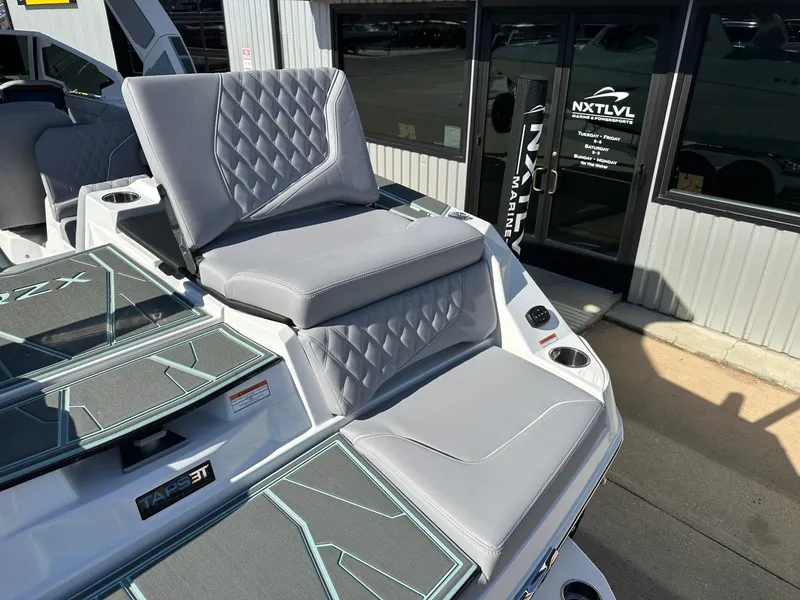 Slide: The Image of Tigé 22RZX 2026 - 15