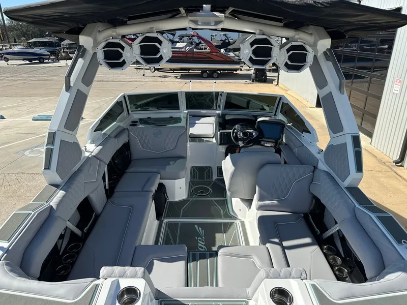 Slide: The Image of Tigé 22RZX 2026 - 16