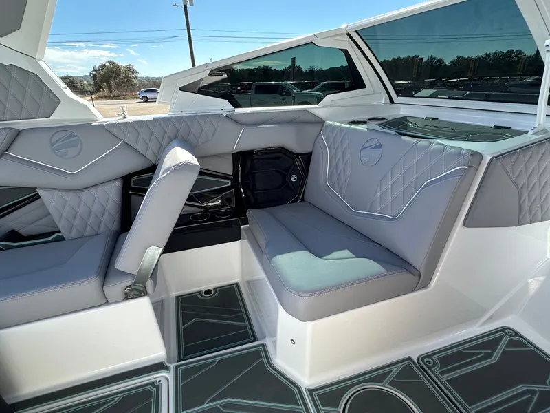 Slide: The Image of Tigé 22RZX 2026 - 23