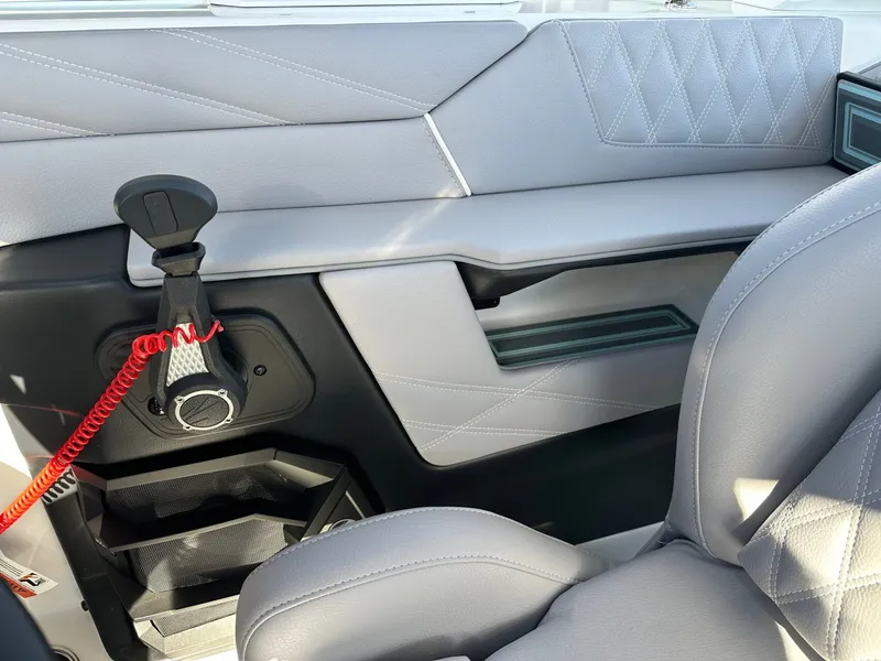 Slide: The Image of Tigé 22RZX 2026 - 30