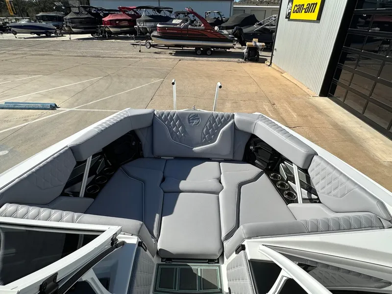 Slide: The Image of Tigé 22RZX 2026 - 37