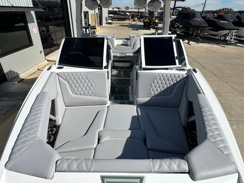 Slide: The Image of Tigé 22RZX 2026 - 39