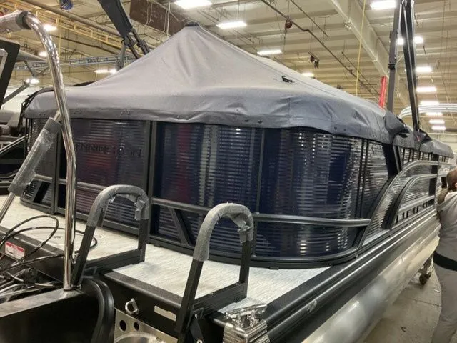 Slide: The Image of Bennington S-One Quad Bench 22 SSR Tritoon 2026 - 21