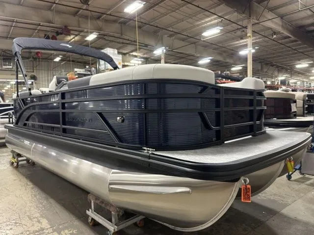 Slide: The Image of Bennington S-One Quad Bench 22 SSR Tritoon 2026 - 1