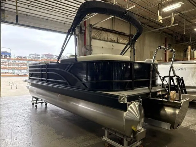 Slide: The Image of Bennington S-One Quad Bench 22 SSR Tritoon 2026 - 6