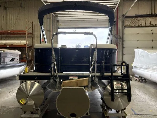 Slide: The Image of Bennington S-One Quad Bench 22 SSR Tritoon 2026 - 7