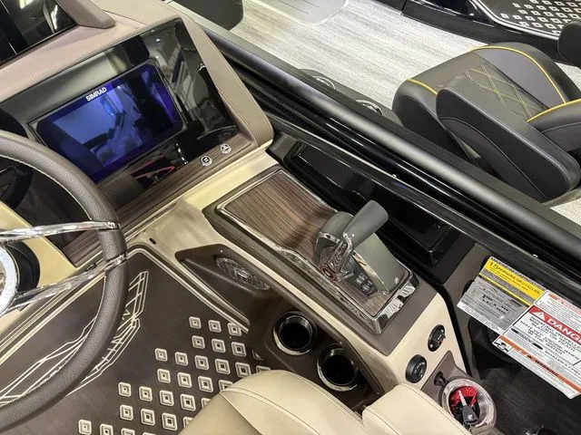 Slide: The Image of Bennington RX Sport Swingback 25 RXSBA 2026 - 18