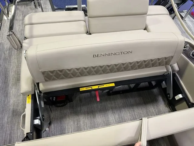 Slide: The Image of Bennington RX Sport Swingback 25 RXSBA 2026 - 23