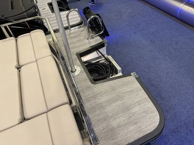 Slide: The Image of Bennington RX Sport Swingback 25 RXSBA 2026 - 28