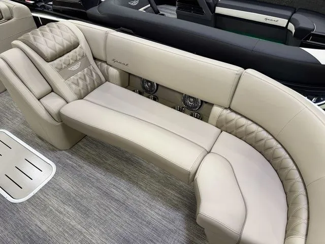 Slide: The Image of Bennington RX Sport Swingback 25 RXSBA 2026 - 7