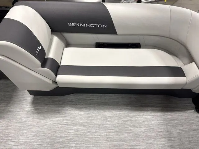 Slide: The Image of Bennington S-One Quad Bench 22 SSR Tritoon 2026 - 18