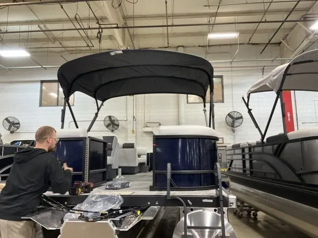 Slide: The Image of Bennington S-One Quad Bench 22 SSR Tritoon 2026 - 19