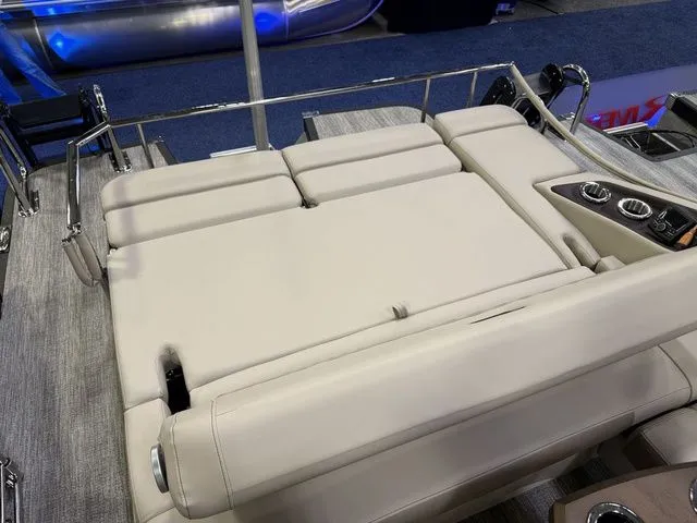 Slide: The Image of Bennington RX Sport Swingback 25 RXSBA 2026 - 24