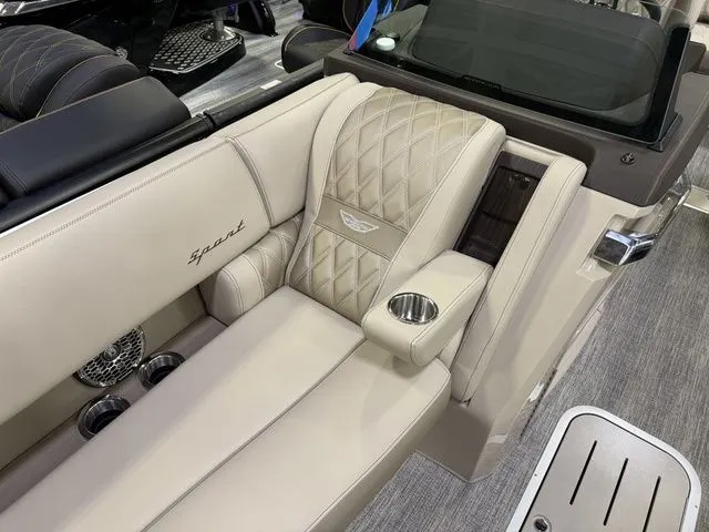 Slide: The Image of Bennington RX Sport Swingback 25 RXSBA 2026 - 6