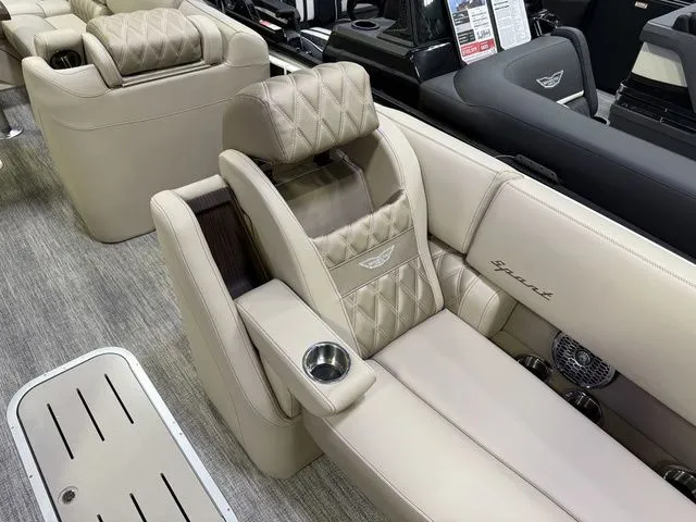 Slide: The Image of Bennington RX Sport Swingback 25 RXSBA 2026 - 9