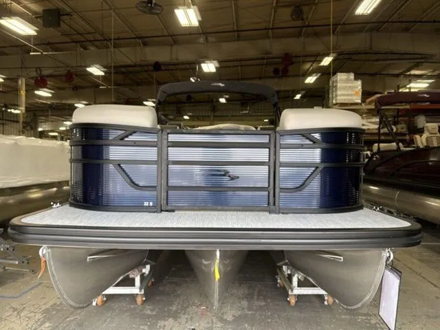 Slide: The Image of Bennington S-One Quad Bench 22 SSR Tritoon 2026 - 3