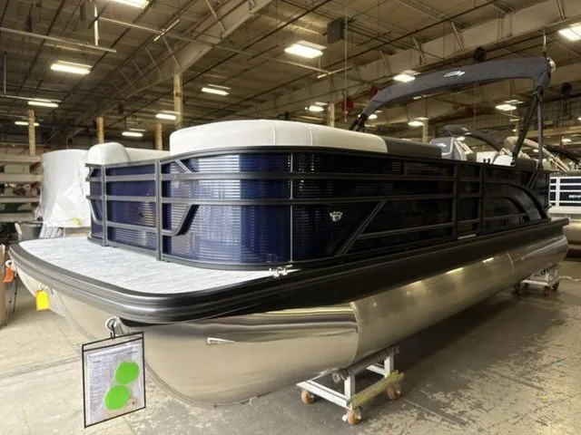 Slide: The Image of Bennington S-One Quad Bench 22 SSR Tritoon 2026 - 4