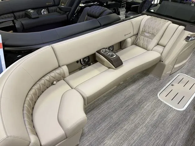 Slide: The Image of Bennington RX Sport Swingback 25 RXSBA 2026 - 4