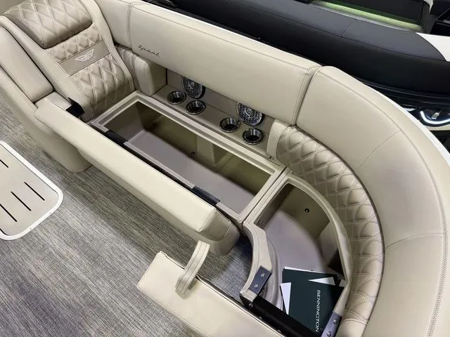 Slide: The Image of Bennington RX Sport Swingback 25 RXSBA 2026 - 8