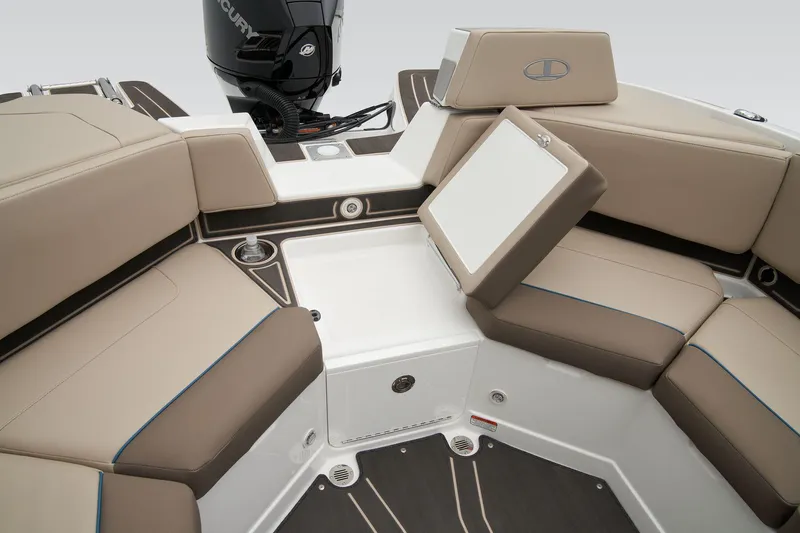 Slide: The Image of Tahoe 210 S 2026 - 50