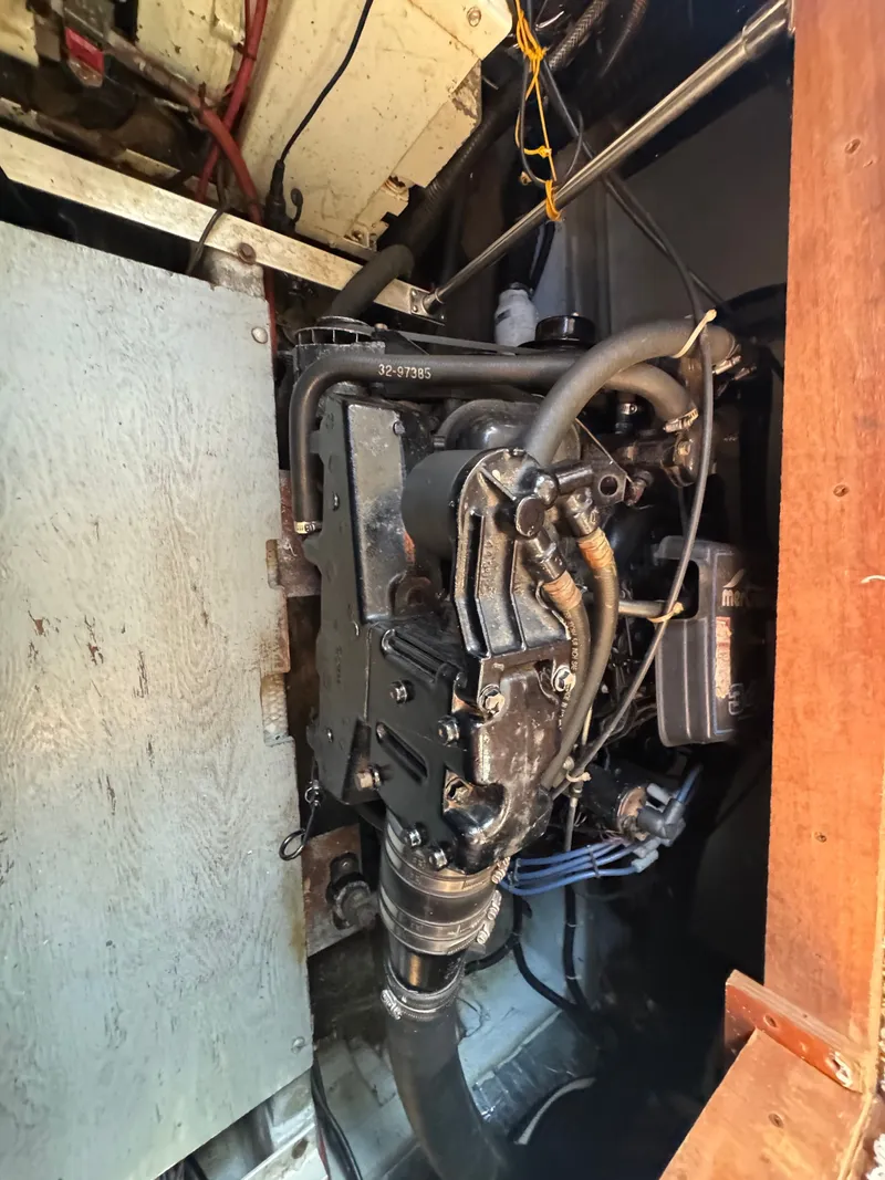 Slide: The Image of Engine compartment of 1987 Carver 3607 Aft Cabin Yacht. - 15