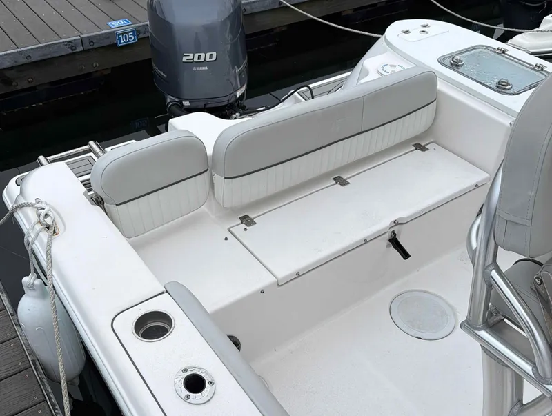 Slide: The Image of Sea Fox 228 Commander 2023 - 10