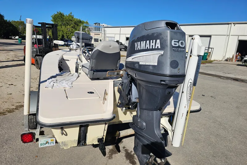 Slide: The Image of 2002 Maverick 17 HPX Mirage Tunnel boat with Yamaha 60 four-stroke engine. - 7