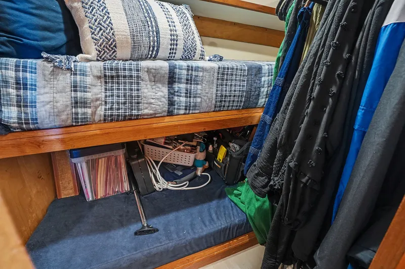 Slide: The Image of Shannon VOYAGER 1991 - 13