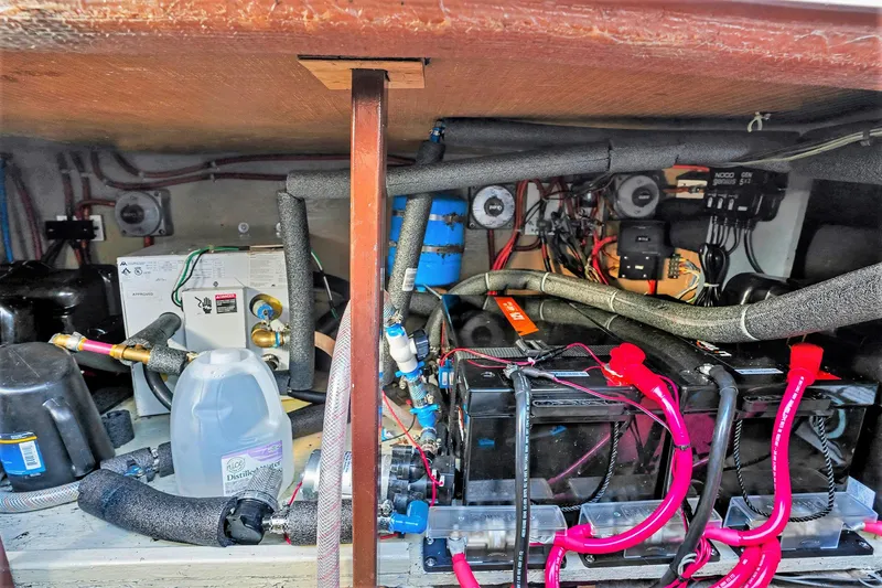 Slide: The Image of Shannon VOYAGER 1991 - 16