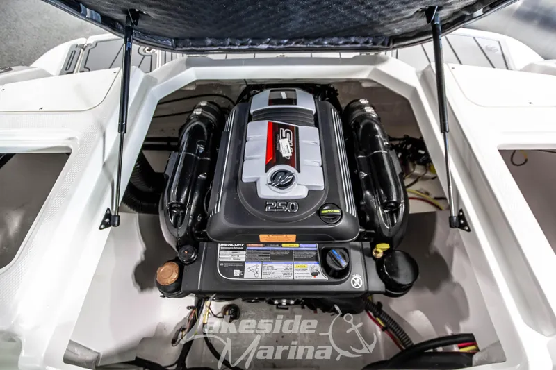 Slide: The Image of 2026 Chaparral 21 SSi boat engine compartment with MerCruiser 4.5L 250 HP engine. - 18