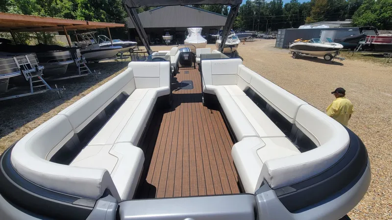 Slide: The Image of Manitou Explore 26 Switchback 2025 - 8