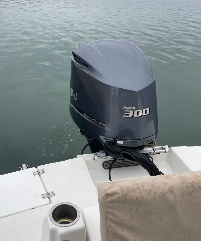 Slide: The Image of Yamaha 300 outboard motor on Cutwater C-24 boat, year 2017. - 4