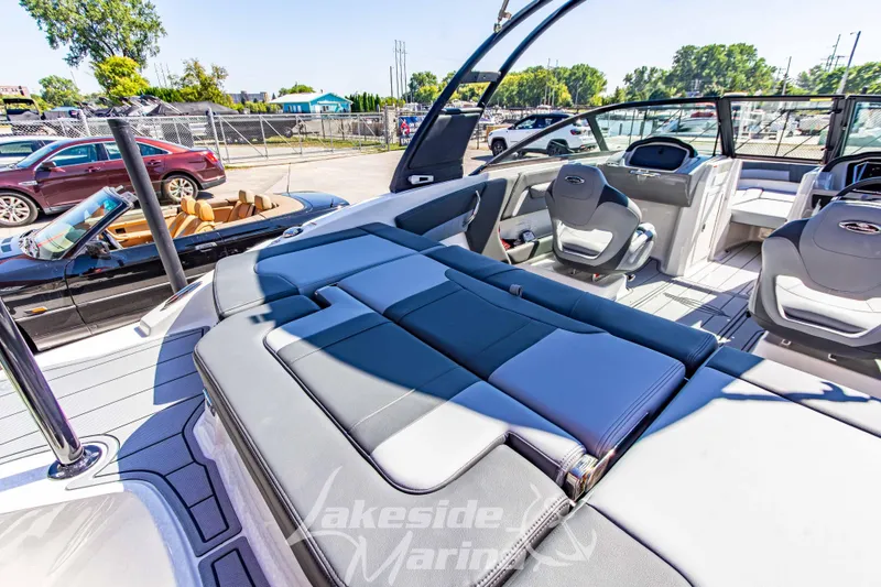 Slide: The Image of 2026 Chaparral 21 SSi OB boat interior with luxurious seating and modern design. - 12