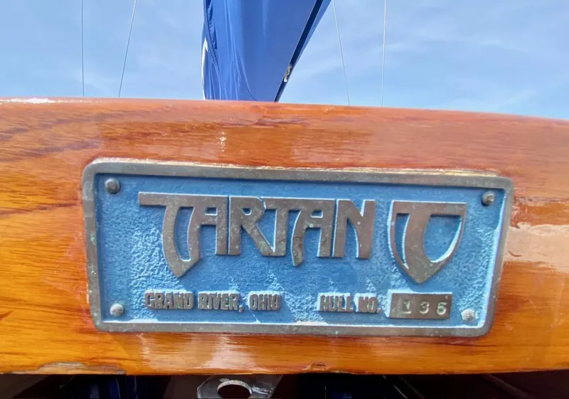 Slide: The Image of 1994 Tartan Piper 28 - Water Music - 23